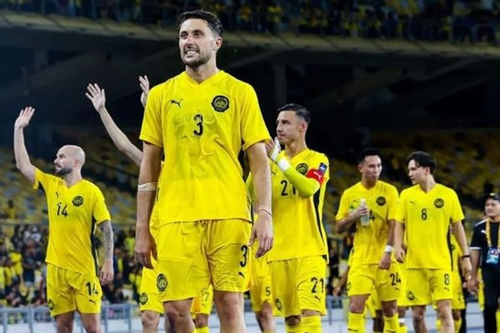 CĐV Đông Nam Á phản ứng dữ dội trước việc 7 cầu thủ nhập tịch Malaysia được phép trở lại thi đấu