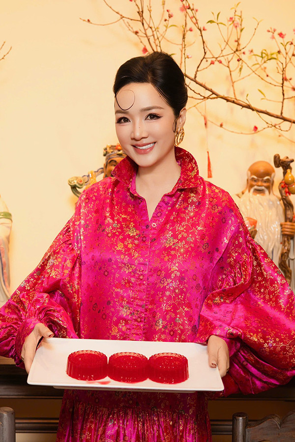 Tuổi U60, một hoa hậu Việt tích cực giảm cân để đón Tết 'ăn bánh chưng' - Ảnh 9.