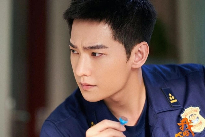 Vuong Nhat Bac, Duong Duong Va Loat My Nam Trung Quoc Bi Che Dien Do Hinh Anh 3