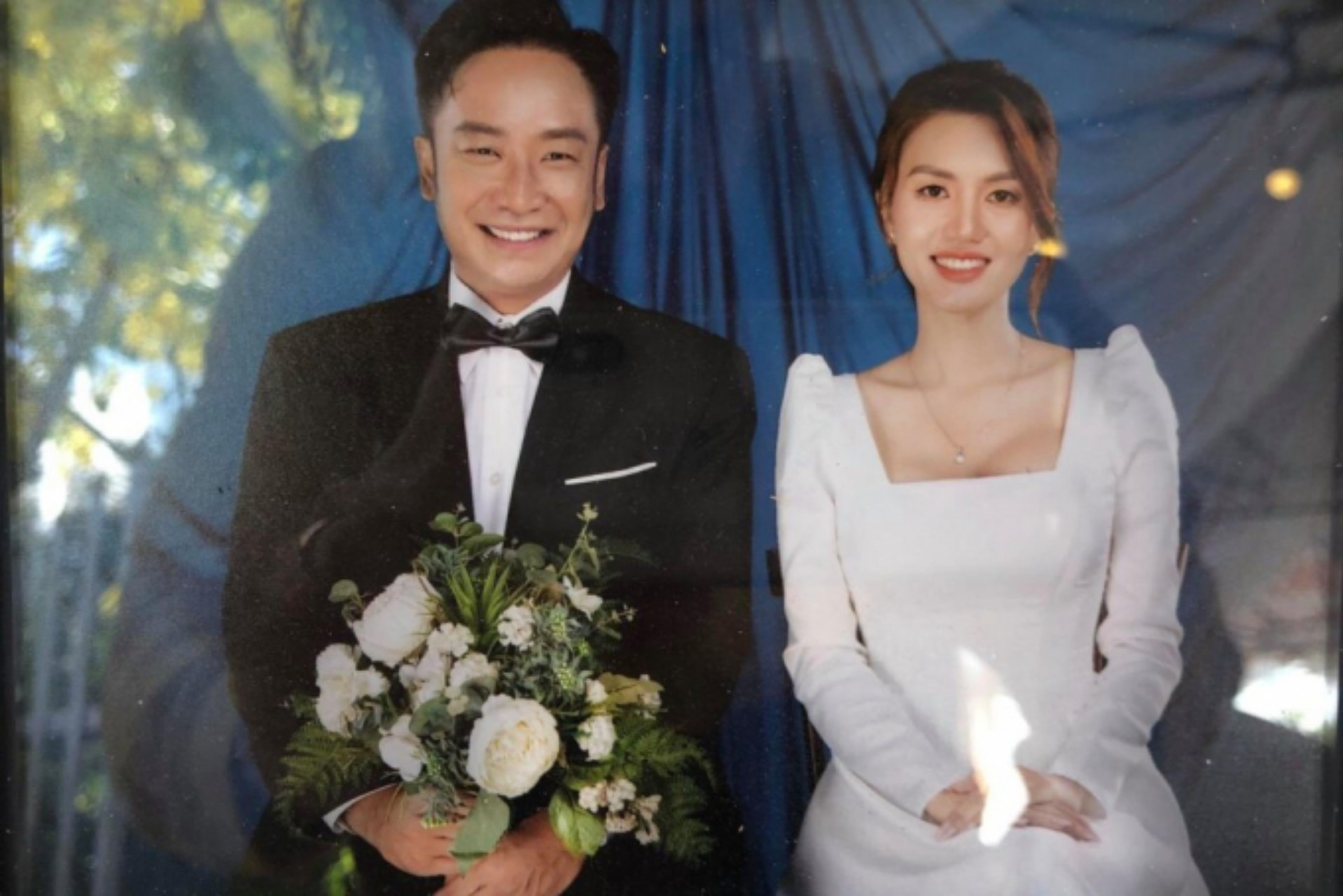 Diễn Viên Đình Hiếu 'Cổng Mặt Trời' Tuổi 46 Viên Mãn Bên Vợ Trẻ Kém 8 Tuổi Batch Dinh Hieu Cong Mat Troi Cu.jpg