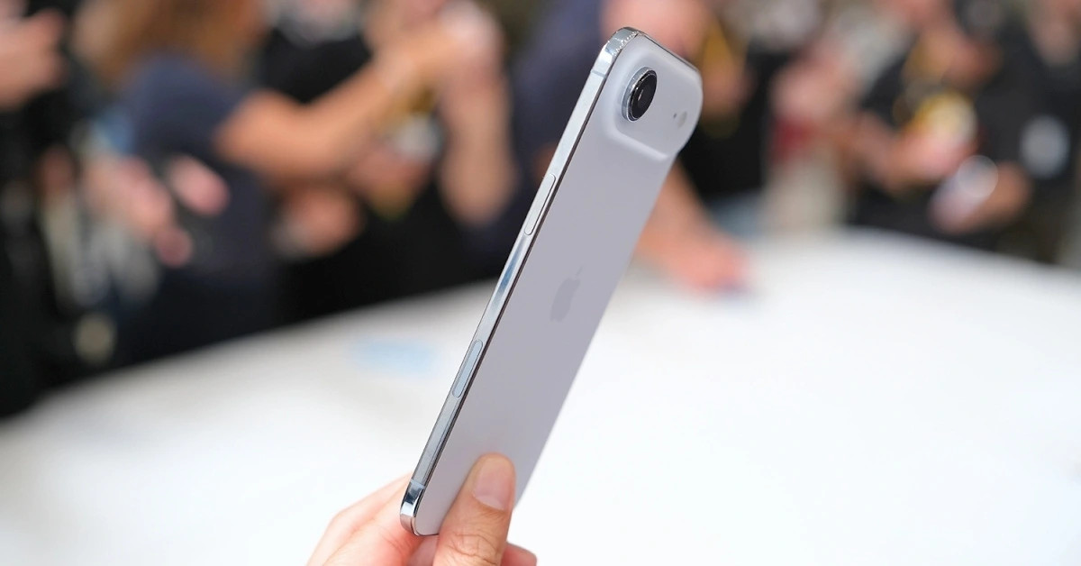 Dieu gi khien iphone air rot gia ngay sau khi ra mat hinh anh 1