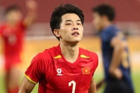 Liên tiếp nhận câu hỏi khó, Đình Bắc trả lời cực mượt, đã trưởng thành thật rồi