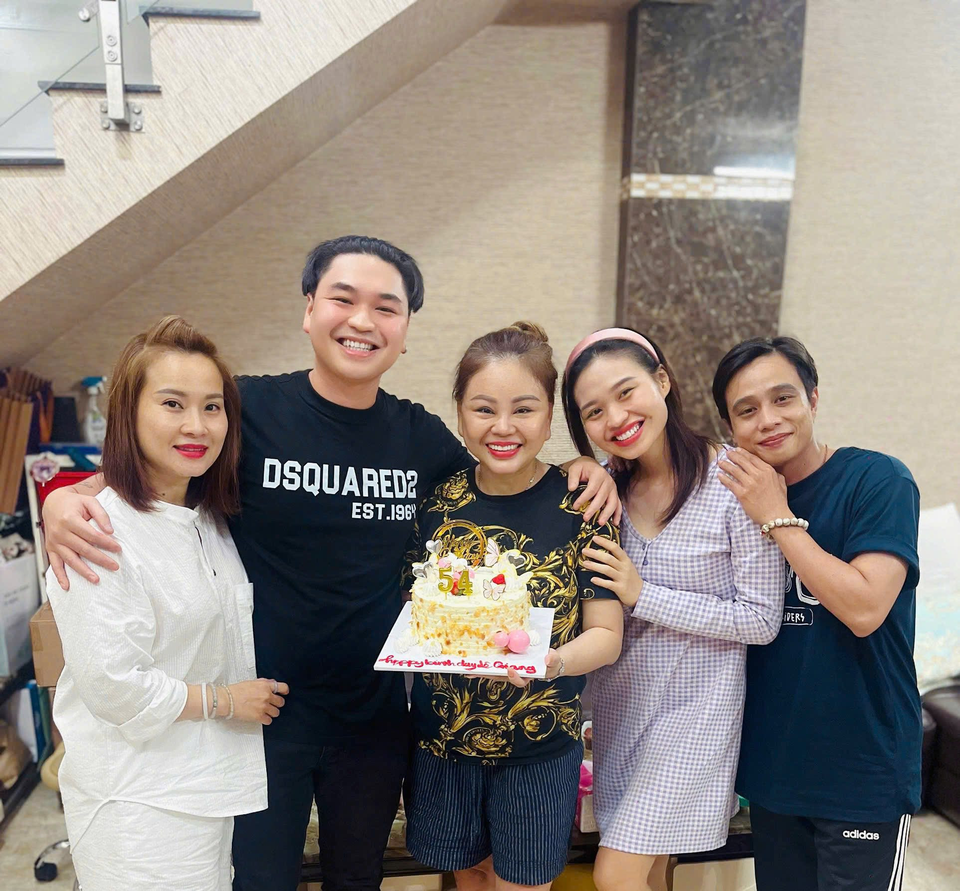 Nữ Nghệ Sĩ Mua 3 Miếng Đất Xây Biệt Thự Tại Vũng Tàu: Cho Mỗi Con 1 Căn Nhà, Dừng Đóng Phim Để Chữa Bệnh 57353957819453108093737935577280852125980351N