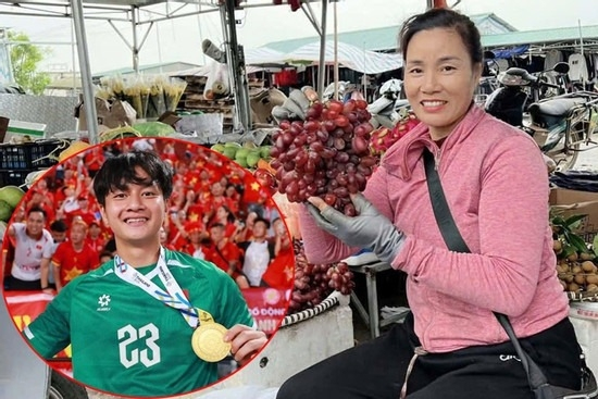 Sạp hoa quả của mẹ thủ môn Văn Bình đắt khách lạ thường sau tấm HCĐ U23 châu Á