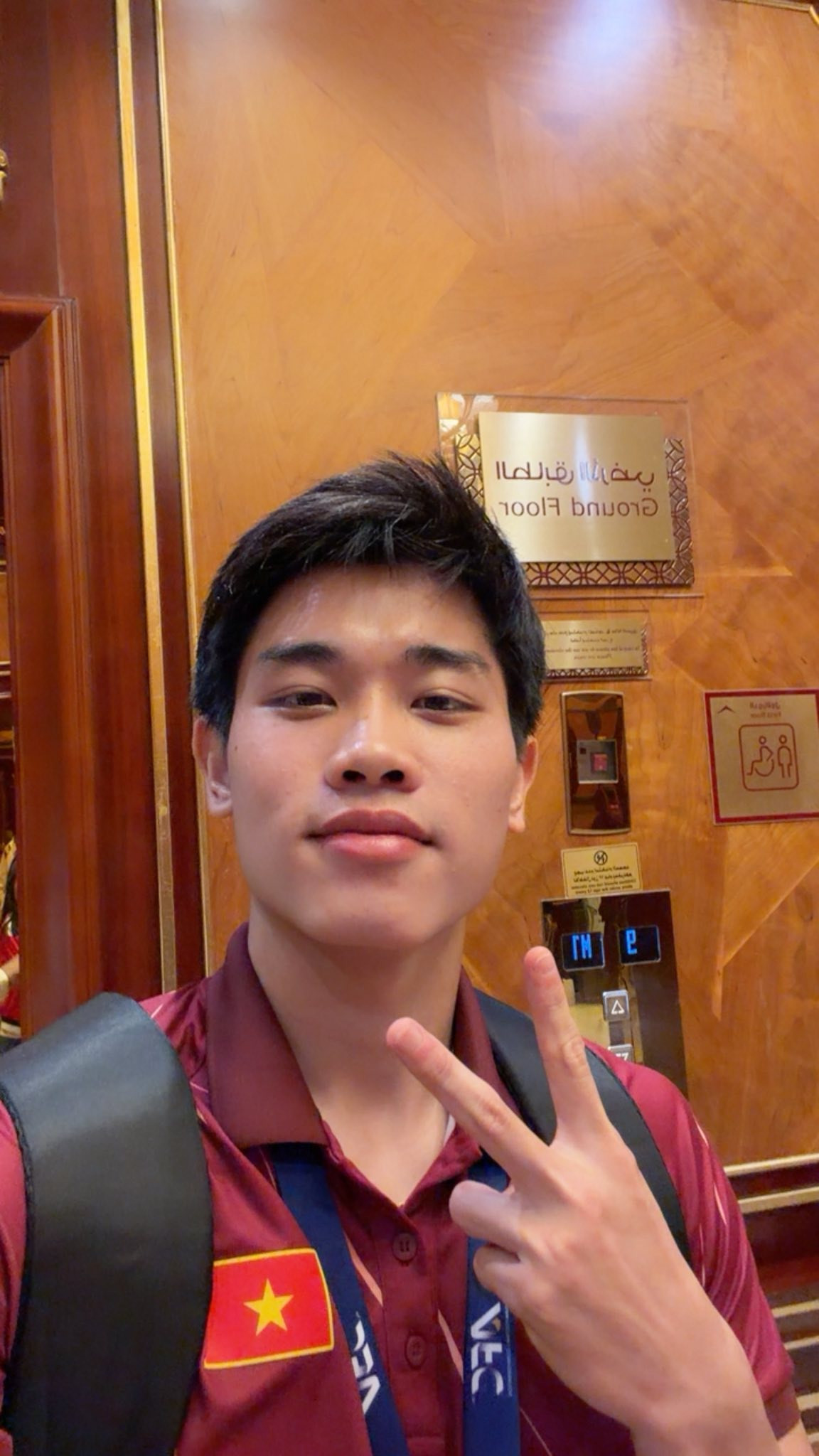 Thực hư hình ảnh Á hậu Cẩm Ly ra sân bay đón cầu thủ Đình Bắc? - Ảnh 9.