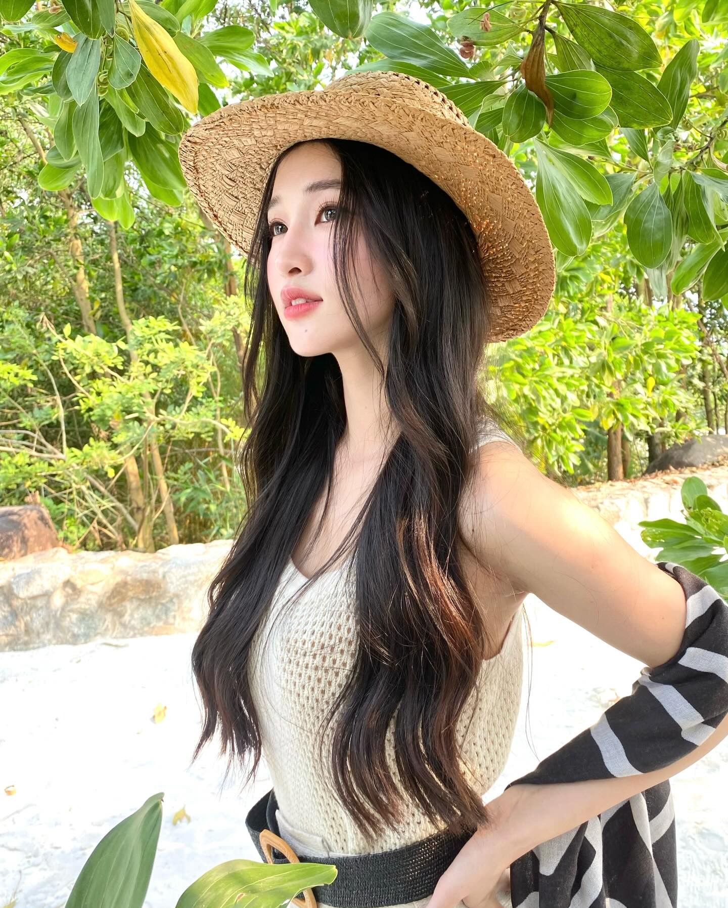 View - Ảnh một năm trước của Á hậu Phương Nhi được chuyên gia trang điểm đào lại