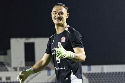 Cựu tuyển thủ châu Âu chính thức có quốc tịch Việt Nam, sẵn sàng cùng HLV Kim Sang-sik đấu Malaysia