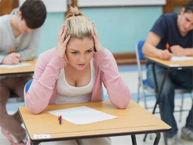 Thi trượt: Giấc mơ cho thấy bạn đang đối mặt với thách thức trong đời thực. Cũng có thể do bạn đang căng thẳng trong công việc hoặc các mối quan hệ.