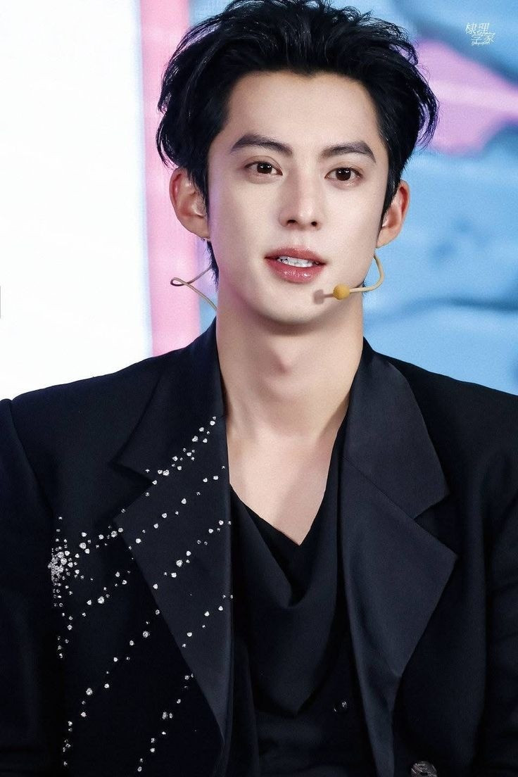 Nghệ Sĩ Trong Danh Sách Đen 1A90A5D18875Ad23De8F92D5Eff9B3Be.jpg