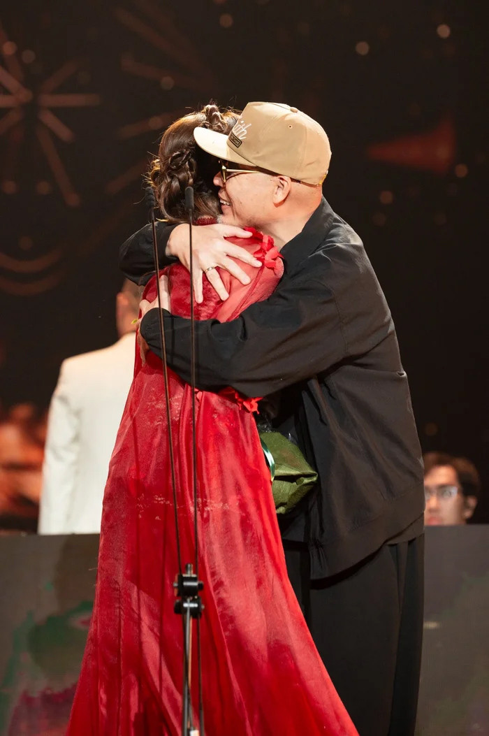 Người Đàn Ông Đặc Biệt Gửi Lời Ngắn Gọn Nhưng Đầy Ý Nghĩa Đến Hòa Minzy Là Ai?- Ảnh 1.