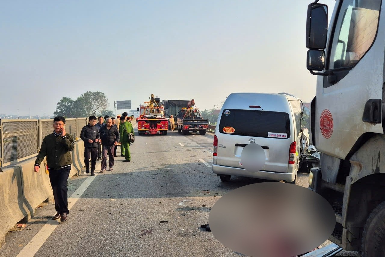 a1Hiện trường vụ tai liên hoàn.jpg