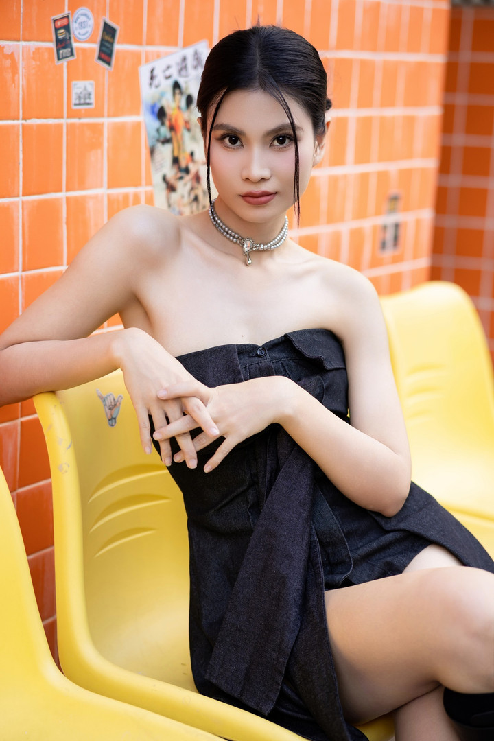 Nhan sắc đời thực khác xa màn ảnh của nữ chính phim 'Nhà hai chủ' - Ảnh 5.