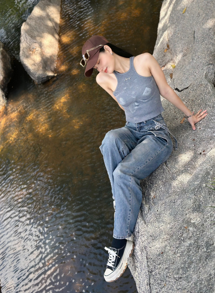 Nhan sắc đời thực khác xa màn ảnh của nữ chính phim 'Nhà hai chủ' - Ảnh 8.