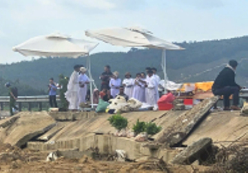 Tang thương vùng quê nghèo sau vụ sập bờ kè cướp đi sinh mạng 2 cặp vợ chồng