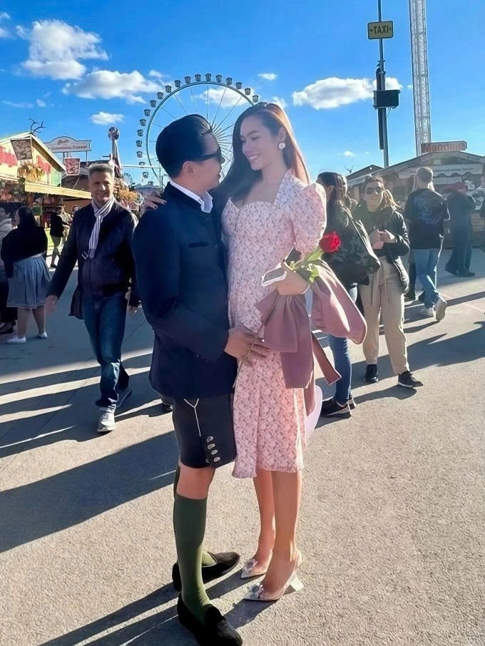 sao viet 30 1 Do my linh dien cay do hieu khi di du lich cung chong hinh anh 7