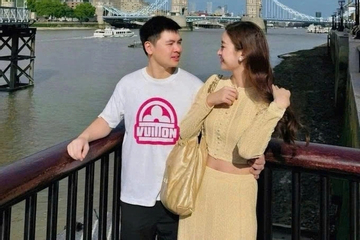 Đỗ Mỹ Linh diện 'cây' đồ hiệu khi đi du lịch cùng chồng