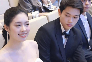 Cái liếc mắt của tiền đạo Đình Bắc khiến dân mạng xôn xao