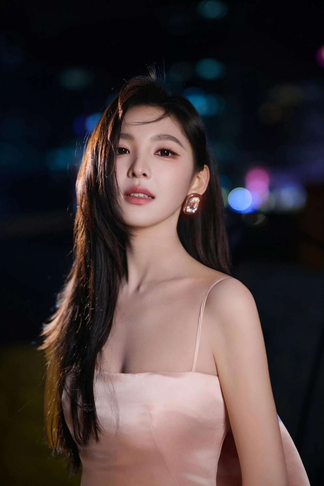 Chương Nhược Nam 'lột xác' tại show diễn Xuân Hè 2026 của thương hiệu Givenchy - Ảnh 3