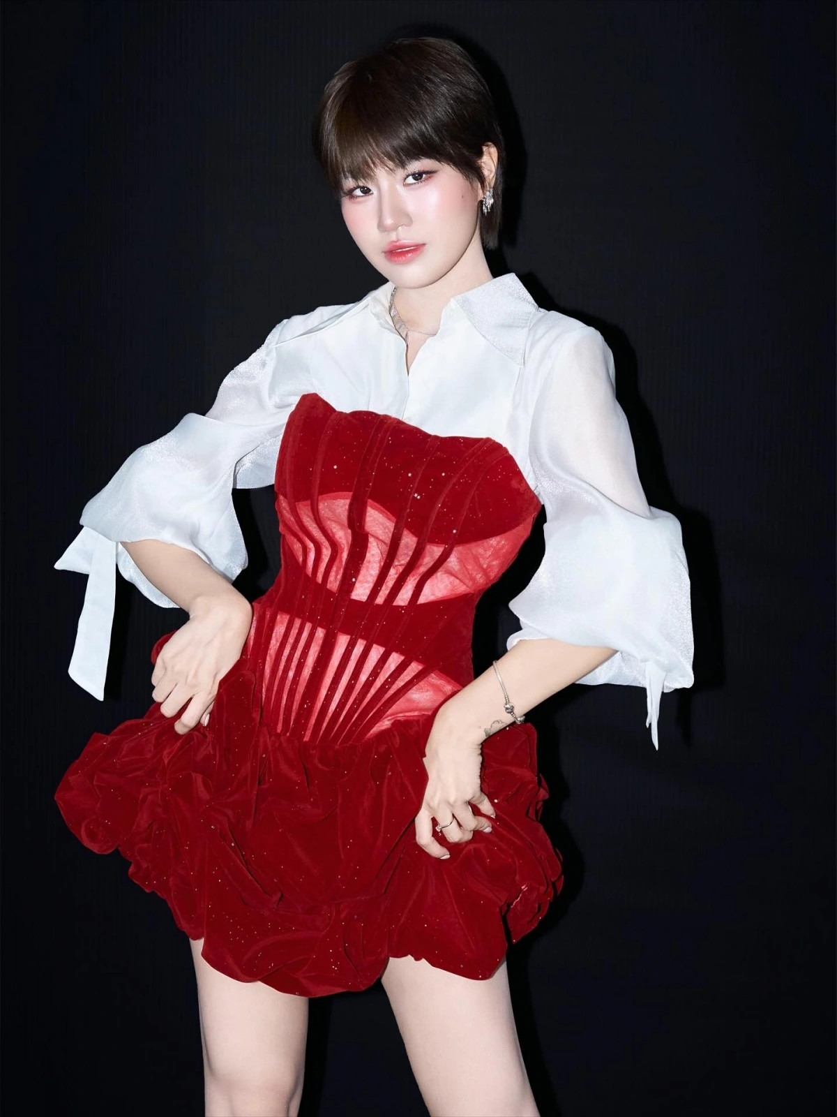 Hai My Nhan Lan Dau Cham Ngo Dien Anh Trong Phim Tet Cua Tran Thanh Hinh Anh 7