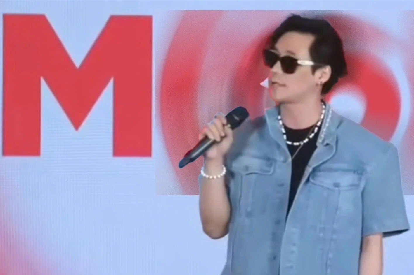 Liên Tục Sai Phạm, Ca Sĩ Khánh Phương 'Chiếc Khăn Gió Ấm' Còn Lại Gì? Z7046369872819 D1140E52Eb57E62C4.Jpg