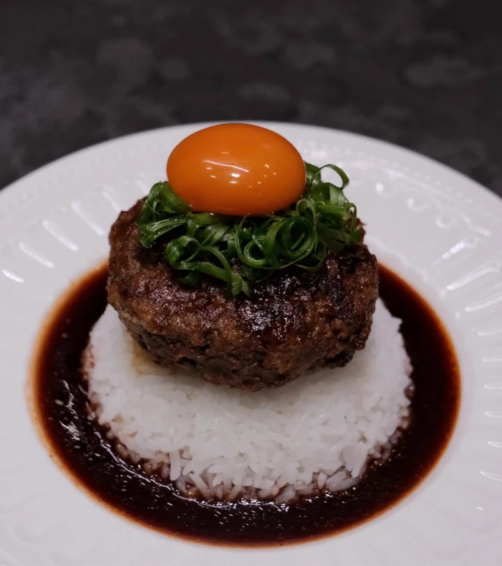 Không có bánh kem thành tựu, gen Z Hà Nội khoe ‘mâm cơm thành tựu 2025’ - 5