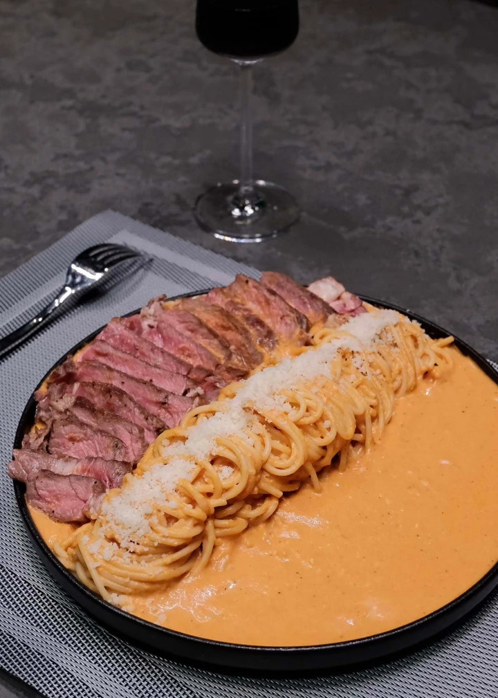 Không có bánh kem thành tựu, gen Z Hà Nội khoe ‘mâm cơm thành tựu 2025’ - 8