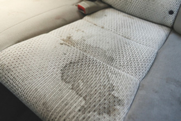 Mẹo tẩy sạch vết dầu mỡ trên ghế ô tô đơn giản, hiệu quả tại nhà