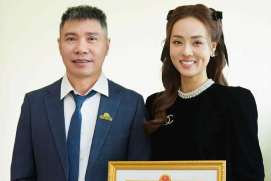 Vợ NSND Công Lý lên tiếng tin đồn về tài chính: Tôi nghèo đến mức đi chợ luôn đắn đo xem giá