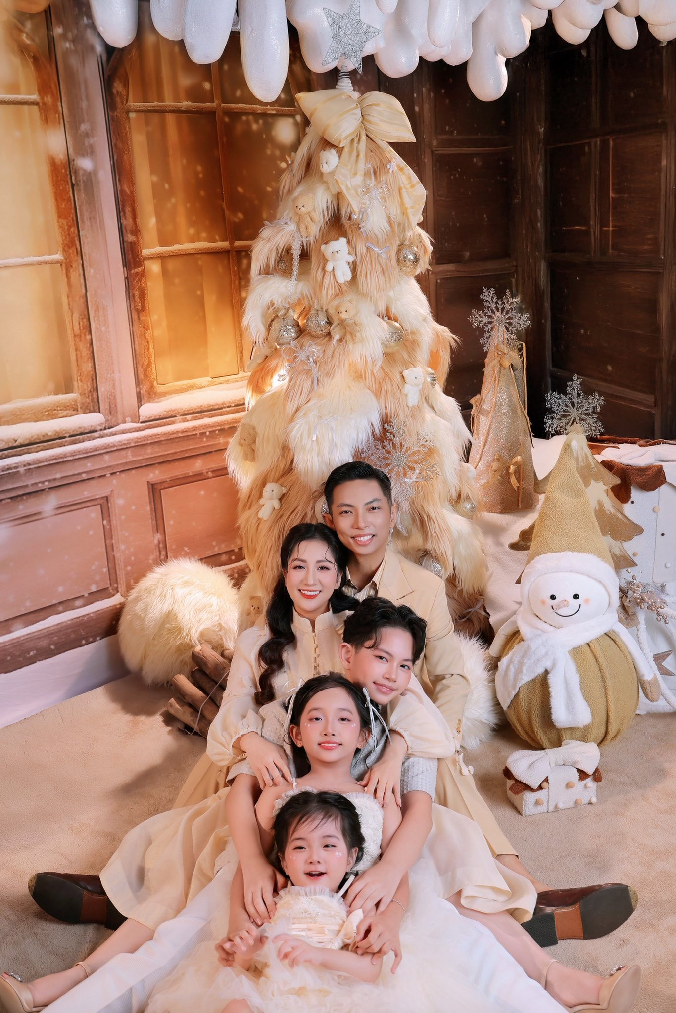 3 con nhà Khánh Thi - Phan Hiển đón Tết dương lịch ở Đà Lạt - Ảnh 8.