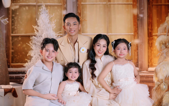 3 con nhà Khánh Thi - Phan Hiển đón Tết dương lịch ở Đà Lạt