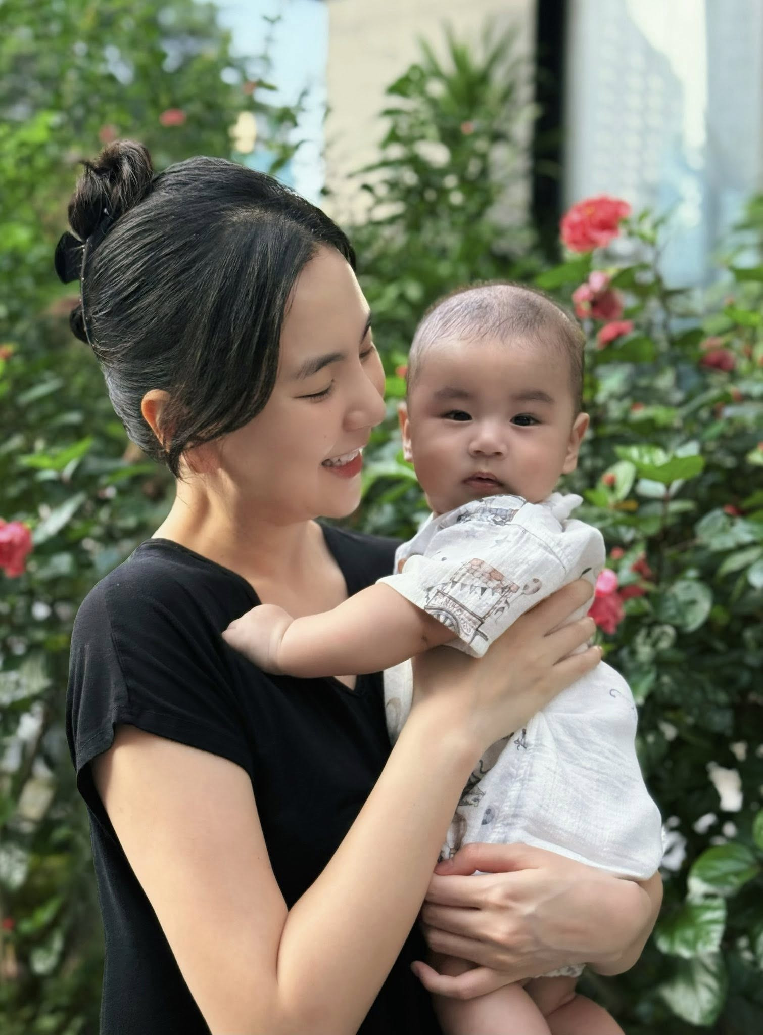 Chưa bao giờ thấy mẹ bỉm Mai Ngọc sexy cỡ này: Một màn