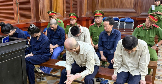 Ông chủ nhà hàng Hàn Quốc cho nhân viên đi bán dâm để tăng doanh thu