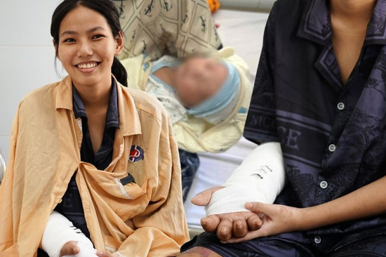 Gặp người mẹ trong ca ghép nối bàn tay được 'nuôi' gần 2 tháng dưới chân: 'Tết này với chị vậy là trọn vẹn'