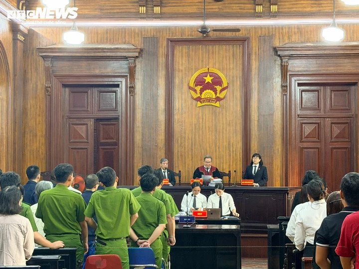 HĐXX đã quyết định trả hồ sơ để điều tra bổ sung. (Ảnh: Hoàng Thọ)