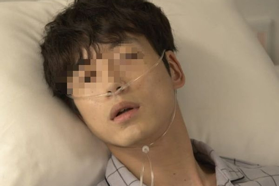 Liệt nửa người sau cơn đột quỵ tuổi 30, người đàn ông cả đời sống trong ân hận