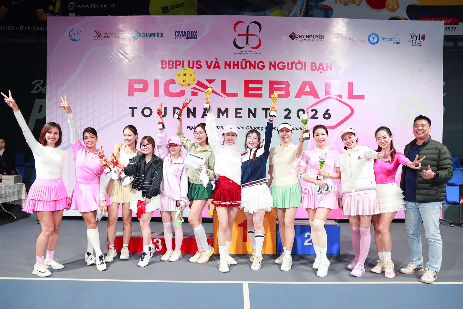 Trao giải Đôi Nữ.JPG