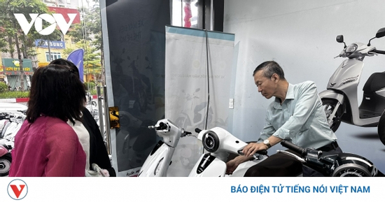 Hà Nội sắp có chính sách hỗ trợ người dân chuyển đổi xe xăng sang xe điện