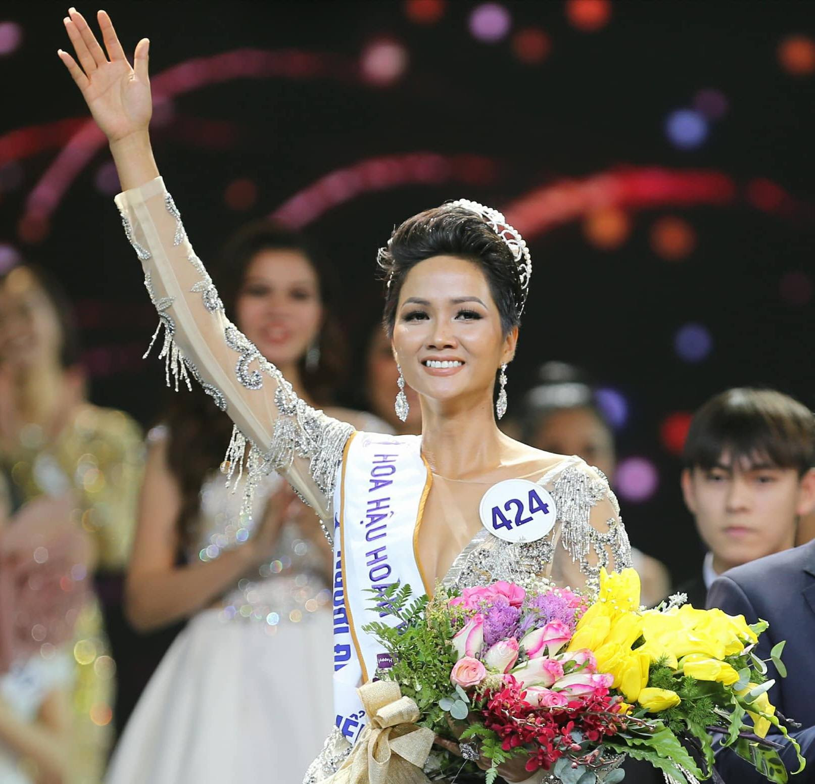 H'hen Niê không quên sứ mệnh sau 8 năm đăng quang - Ảnh 2.