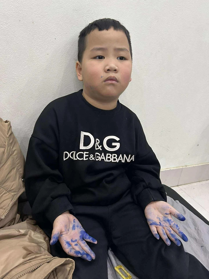 Lo con đi thi hay nhầm, mẹ viết 'phao' lên tay con khiến dân mạng thích thú - 3