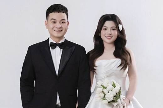 Đám cưới cặp đôi nhà đối diện ở Hà Nội, khách được hỏi 'ăn cỗ nhà nào'