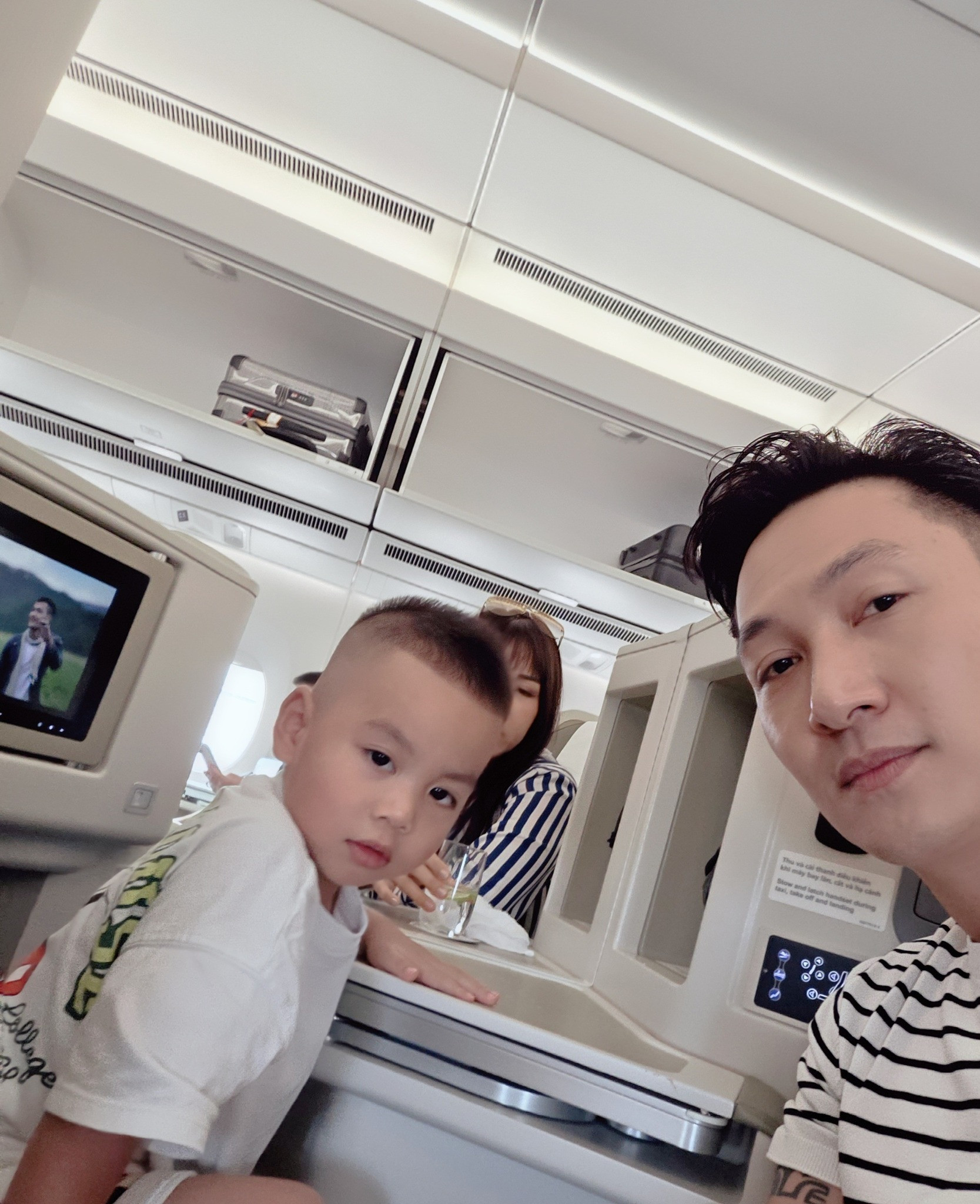 Mạnh Trường Chánh văn phòng UBND tỉnh trong 'Lằn ranh' có đời thực - Ảnh 8.