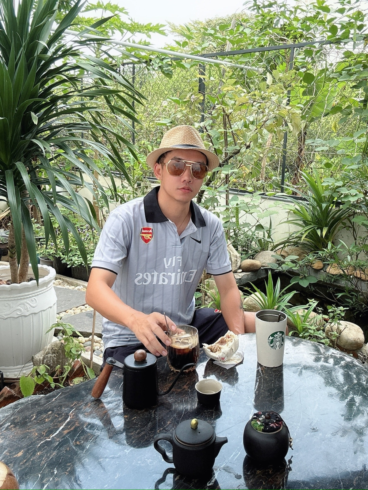 Tổ ấm hạnh phúc của ca sĩ Phạm Trưởng với vườn cây trĩu quả trong nhà phố - Ảnh 9.