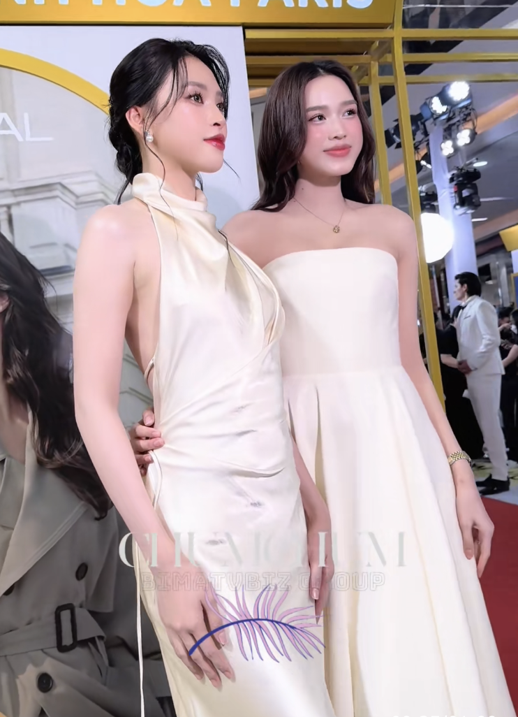 Trần Tiểu Vy và Đỗ Thị Hà đọ sắc tại sự kiện gây bão mạng xã hội - Ảnh 3.