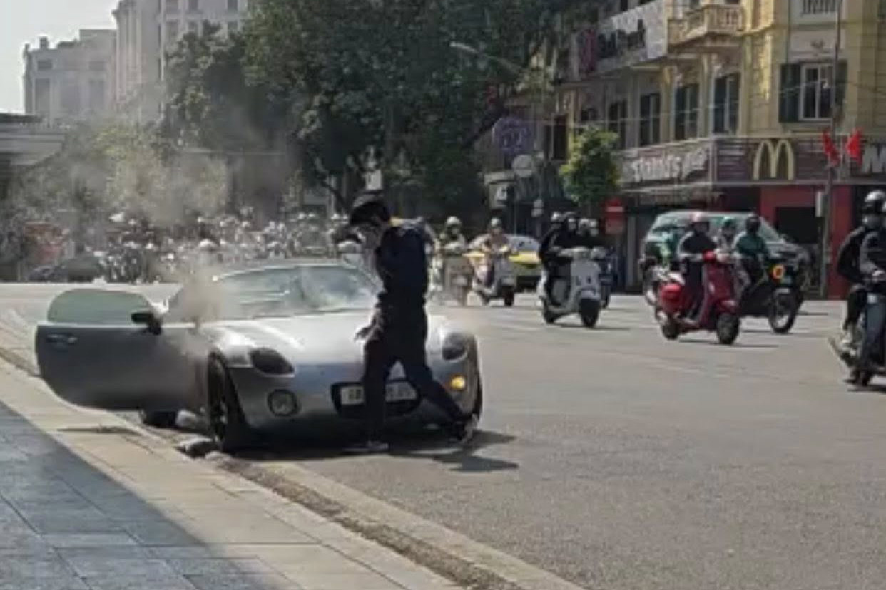 Pontiac Solstice 1.jpg