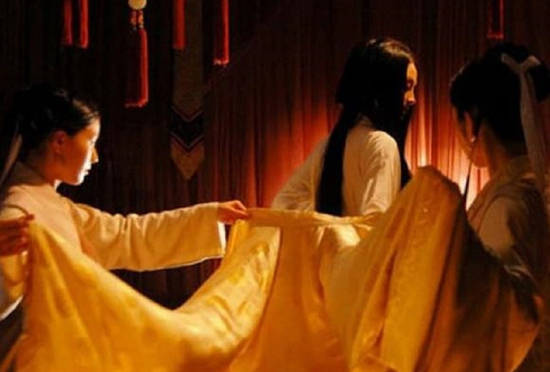 Chênh lệch về chế độ lương và thị tẩm giữa hoàng hậu, phi tần nhà Thanh