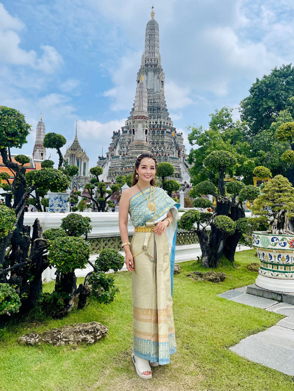 Mỹ nhân Hà thành đóng vai bà mẹ phim 'Mặt trời lạnh' ở đời thực có sắc vóc 'hack' tuổi- Ảnh 10.