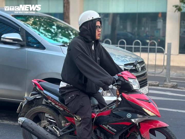 TP.HCM rét 17°C, dân mạng hào hứng 'xin gia hạn gói thời tiết lạnh dùng thử' - 6