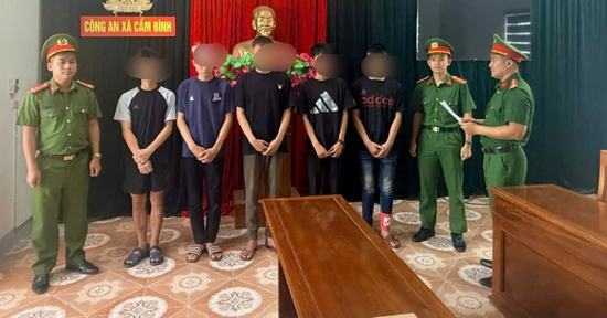 Lạng lách cùng nhóm trên quốc lộ, thiếu niên 16 tuổi tông dải phân cách, tử vong