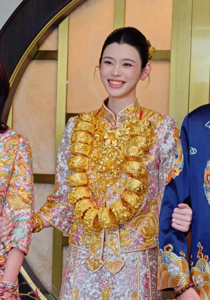 https://static-images.vnncdn.net/vps_images_publish/000001/000003/2026/10/1/batch-he-mong-dao-ha-du-quan-5-17908265119771110723225-1510.jpg