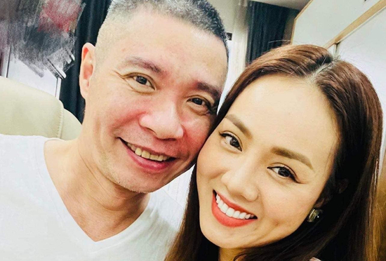 Vợ NSND Công Lý: 'Nếu cứ ở nhà thì tôi sẽ có vấn đề về tâm lý'